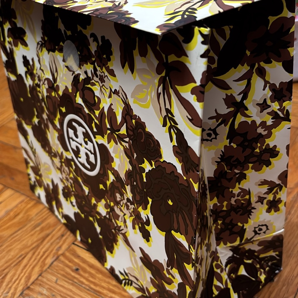 Tory Burch Floral Patterned Gift Bag - Picture 5 of 7